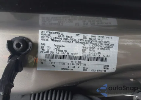 2015 Ford Focus Se z USA, uszkodzony, nr VIN 1FADP3F28FL254706